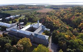 Auberge De L'Abbaye D'Oka
